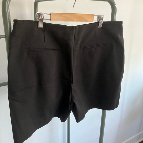 NWOT Black shorts with hidden zip - Picture 8 of 8